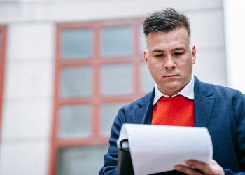 Adrian Veștea urmează să depună lista miniștrilor și programul de guvernare, cu un singur nume public până acum