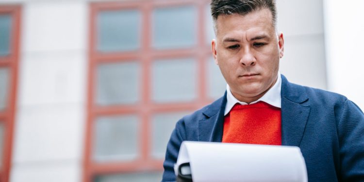 Adrian Veștea urmează să depună lista miniștrilor și programul de guvernare, cu un singur nume public până acum