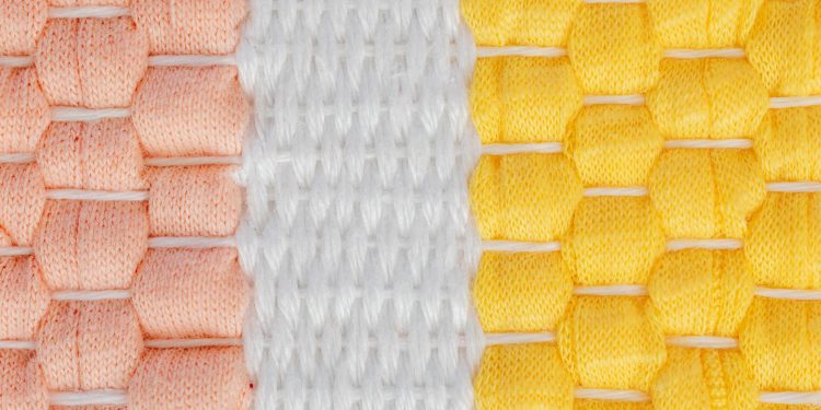 OLAF fragt ilegal trafic cu deșeuri textile, blocând 4200 de tone