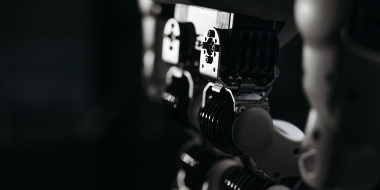 BMW extinde utilizarea roboților umanoizi în fabrica din SUA