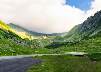 Avertizare meteo: aproape jumătate de țară sub cod galben pentru ploi și vijelii, actualizări ANM