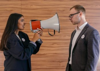 AUR ar putea susține Guvernul Veștea, potrivit declarațiilor lui Murad
