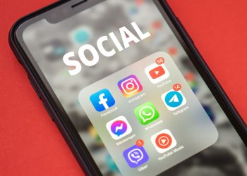 Facebook, Instagram și WhatsApp, temporar indisponibile în noaptea de miercuri
