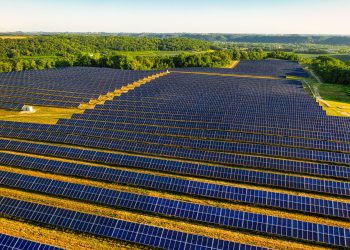 Constanța finalizează amenajarea unui parc fotovoltaic regional finanțat din PNRR